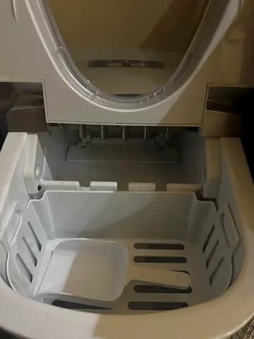 Geepas ice maker
