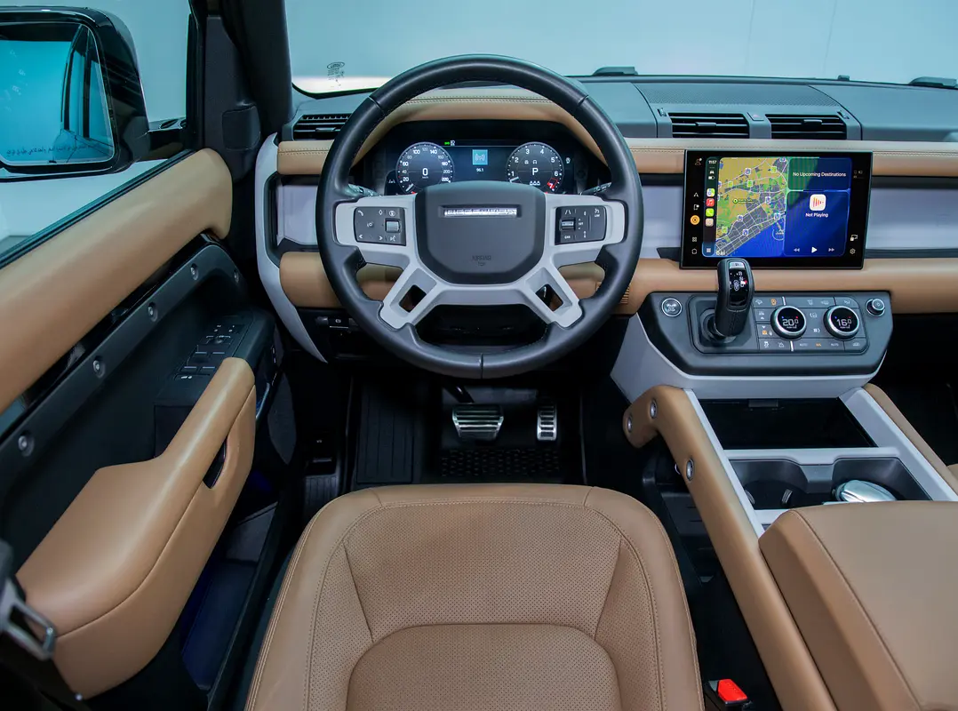Land Rover Defender 2025