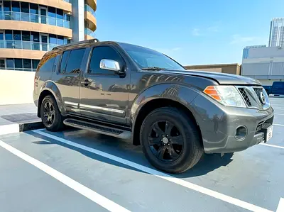 Nissan Pathfinder LE 2010 American Specs