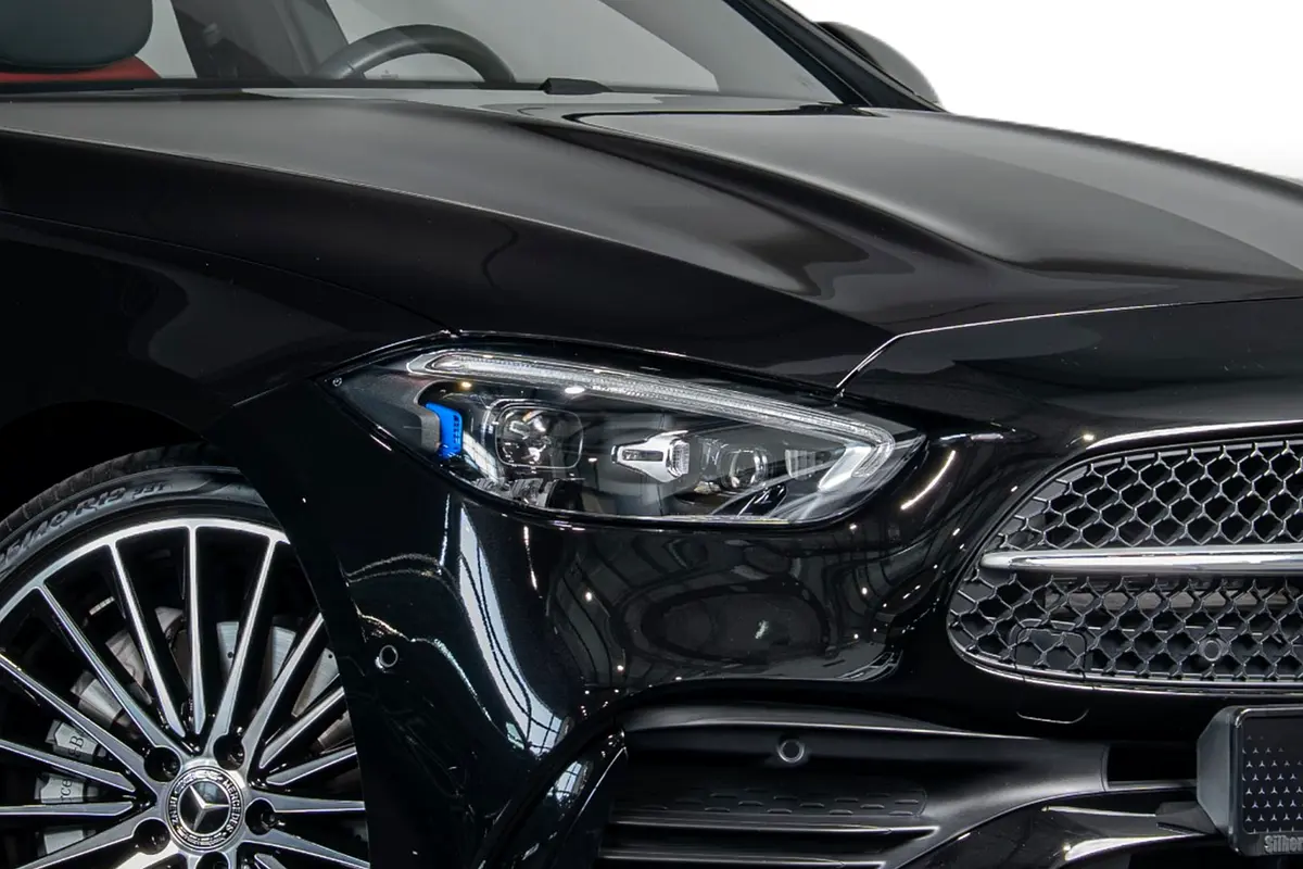 Mercedes-Benz C-Class 2025