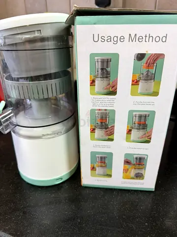 Portable USB Citrus Juicer