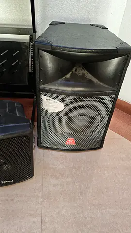 Used PA Speaker / Floor Monitor - 15-inch (needs cleaning) سماعات مع جميع المعدات شركة اسبيكرات قويه