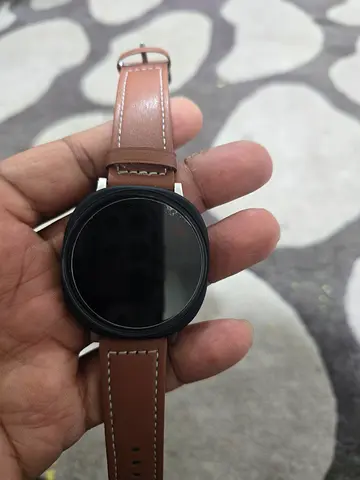 Samsung watch 8 44 mmSmartwatch with Brown Leather Strap - Used