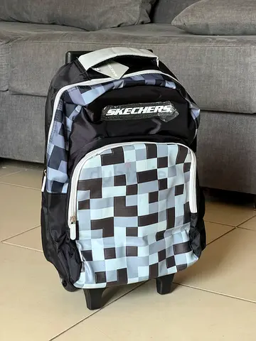 Sketchers kids trolly bag brand new