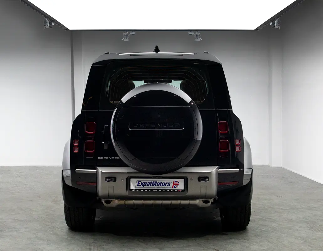 Land Rover Defender 2025
