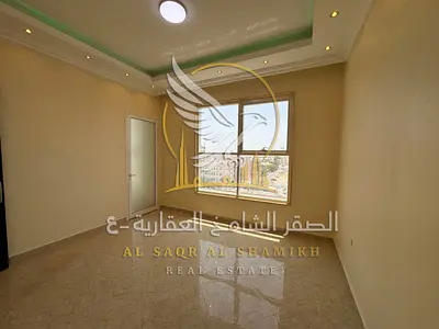 ثلاث وصالة مع ستور و بلكون مساحة كبيرة مع باركن خاص و شهر مجاني وصيانة مجانية
