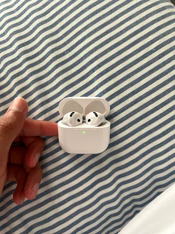 AirPods 4 anc