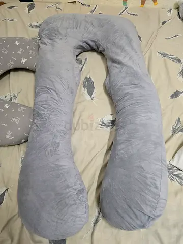 Full body U-shaped pregnancy / maternity pillow - light grey