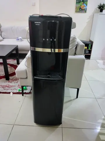 Bottom load water dispenser