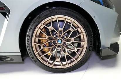 2025 BMW M4 缩略图 12