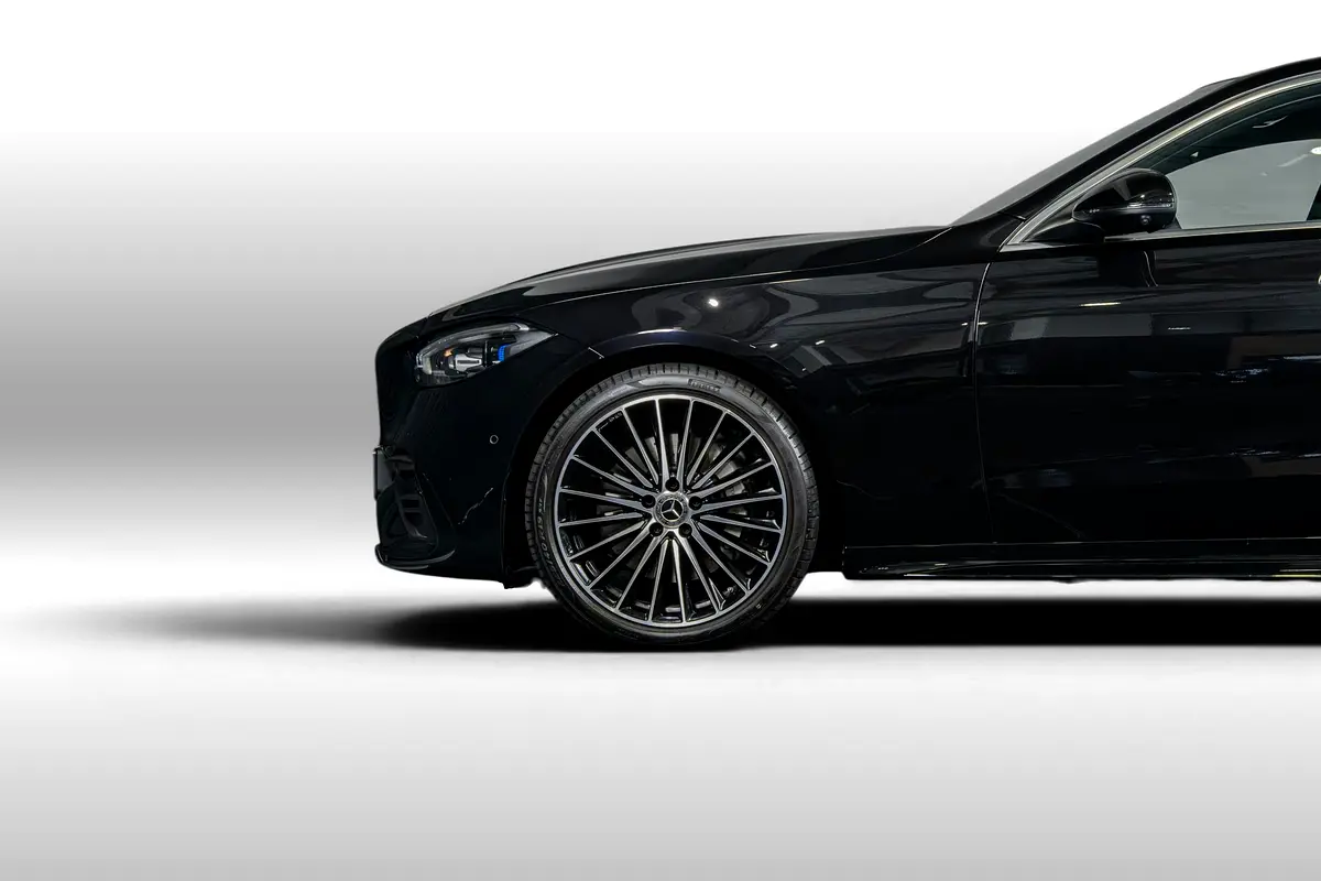 Mercedes-Benz C-Class 2025