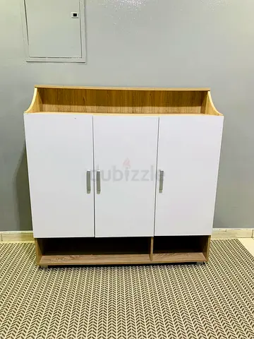 White  oak shoe cabinet / storage unit with 3 doors