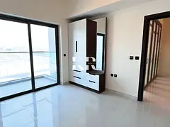 1 Bed Convertible 2 Bed | Best Price | Mid Floor