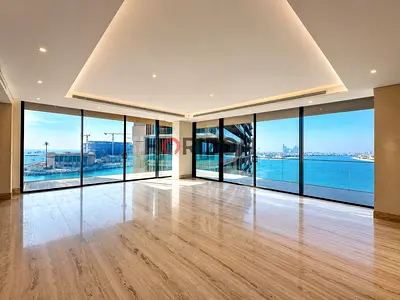 Luxury Home | Sea & Skyline View | Great Layout