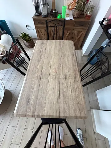 Dinning table for sale