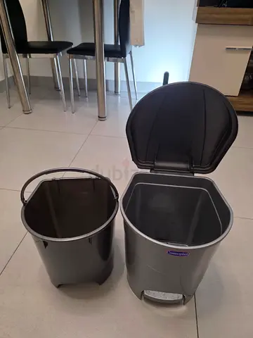 Pair of grey kitchen pedal bins with inner bucket (used)