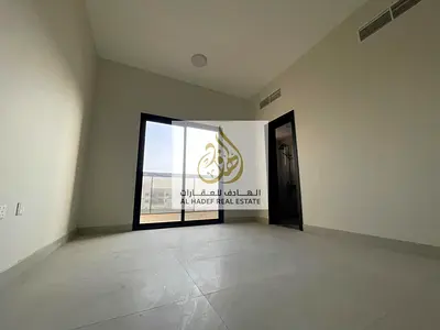 🏡 **للإيجار السنوي – شقة غرفتين وصالة في الجرف، خلف السوق الصيني – ثاني ساكن** 🏡  إذا كنت تبحث عن شقة واسعة بموقع مميز وسعر مناسب، فهذه فرصة رائعة ل