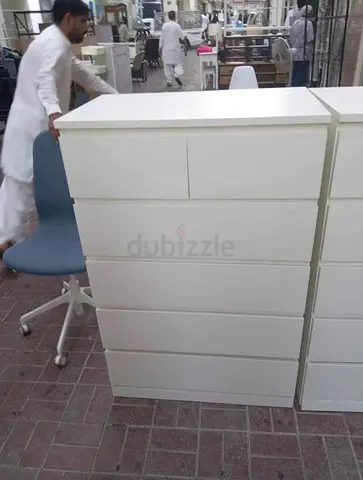 White 6-Drawer Chest / Dresser - Minimal Design