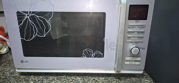 LG countertop microwave oven - used, working
