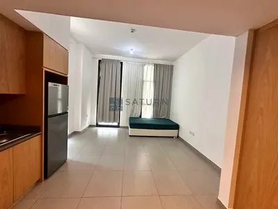 Big studio available for rent in 34k with appliance