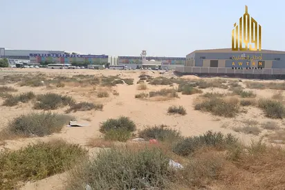 أرض صناعية في أم القيوين 29000 قدم موقع مميز