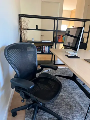 Size B And CHerman Miller Aeron Classic Office Chair Fully Loaded