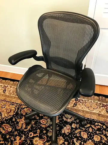 Beat Chair Herman Miller Aeron Classic Office Chair fully loaded  Fully adjustable Features: Adjusta