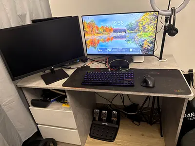 Work desk - 120cm x 60cm (Negotiable)