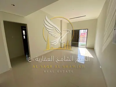 للإيجار السنوي شقة جديدة أول ساكن في النعيمية 1 3 غرف نوم واسعة صالة كبيرة 3 حمامات خزائن حائط تكييف مركزي تشطيب فاخر موقف سيارة مجاني