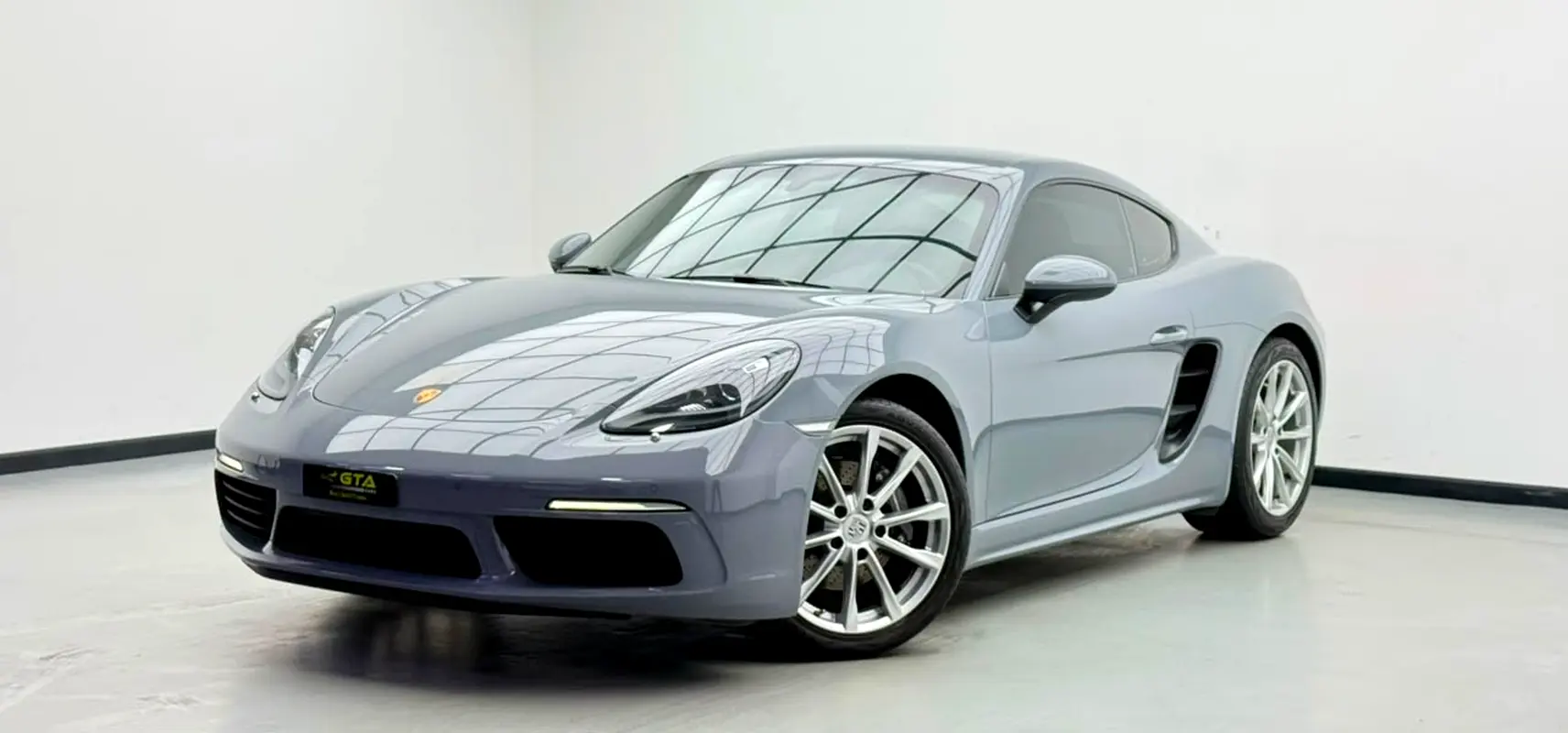 2025 بورشه 718