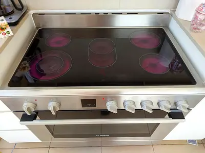 Bosch Digital Electric Cooker Ceramic 90cm latest model