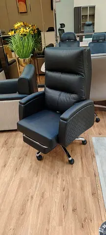 Black Leather Reclining Office/Salon Chair with Footrest on Wheels