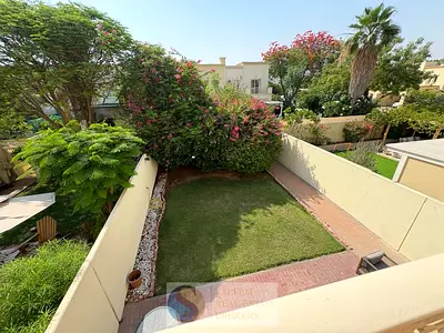 للإيجار | سبرينغز 7 | 3 غرف نوم + غرفة دراسة | موقع متميز