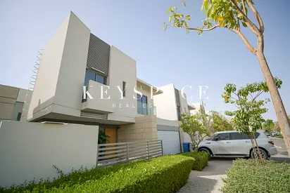 Luxury Lifestyle Villa | Steps from City Centre Al Zahia | Resale
