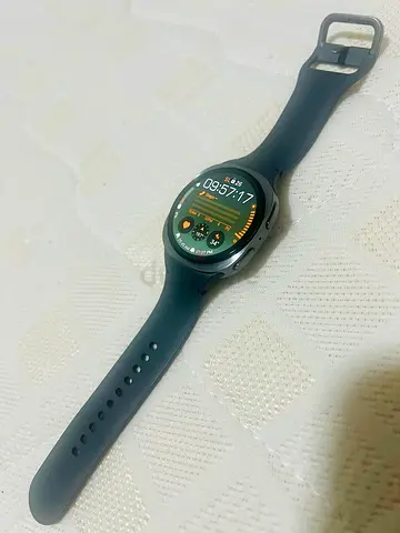 Samsung Galaxy Watch 8 — Like New (4 months old)