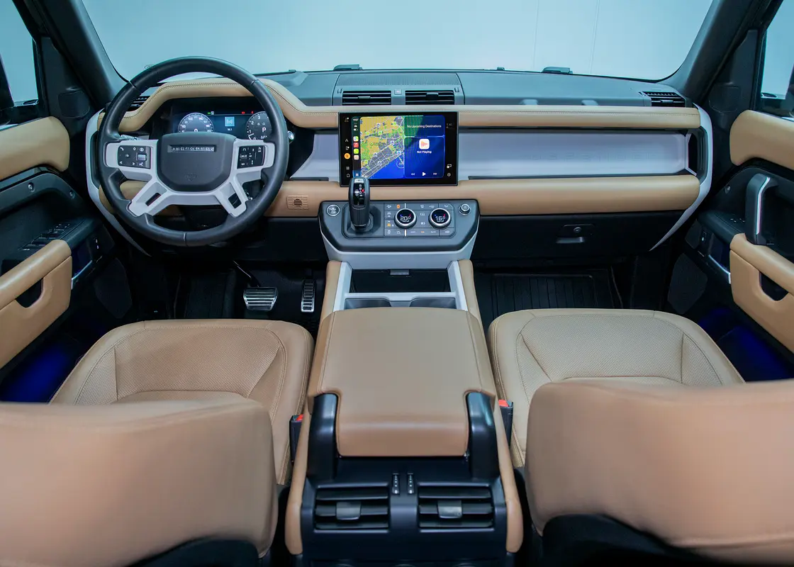 Land Rover Defender 2025