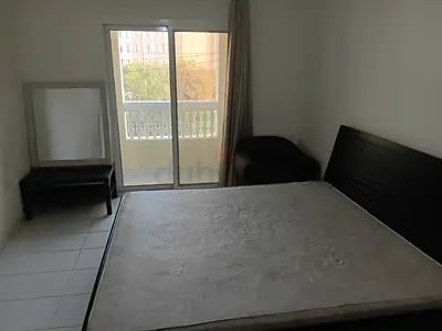 PRIVATE SINGLE ROOM AT INTERNATIONAL CITY FRANCE CLUSTER. EXECUTIVE SOUTH INDIANS ONLY.