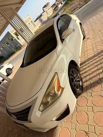 Nissan Altima SV 2015 American Specs - Well Maintained
