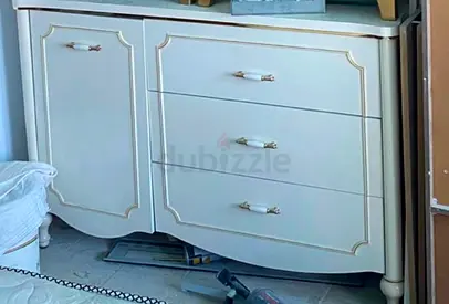 White Vintage-Style Dresser with 3 Drawers and Side Cabinet