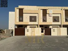 Turnkey villa with all fees included, on the main street, ready to move in, with a special discount