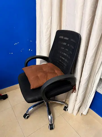 Black Mesh Office Chair with Adjustable Wheels