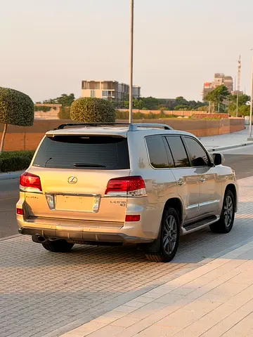 صورة 12 لـ 2015 Lexus LX-SERIES