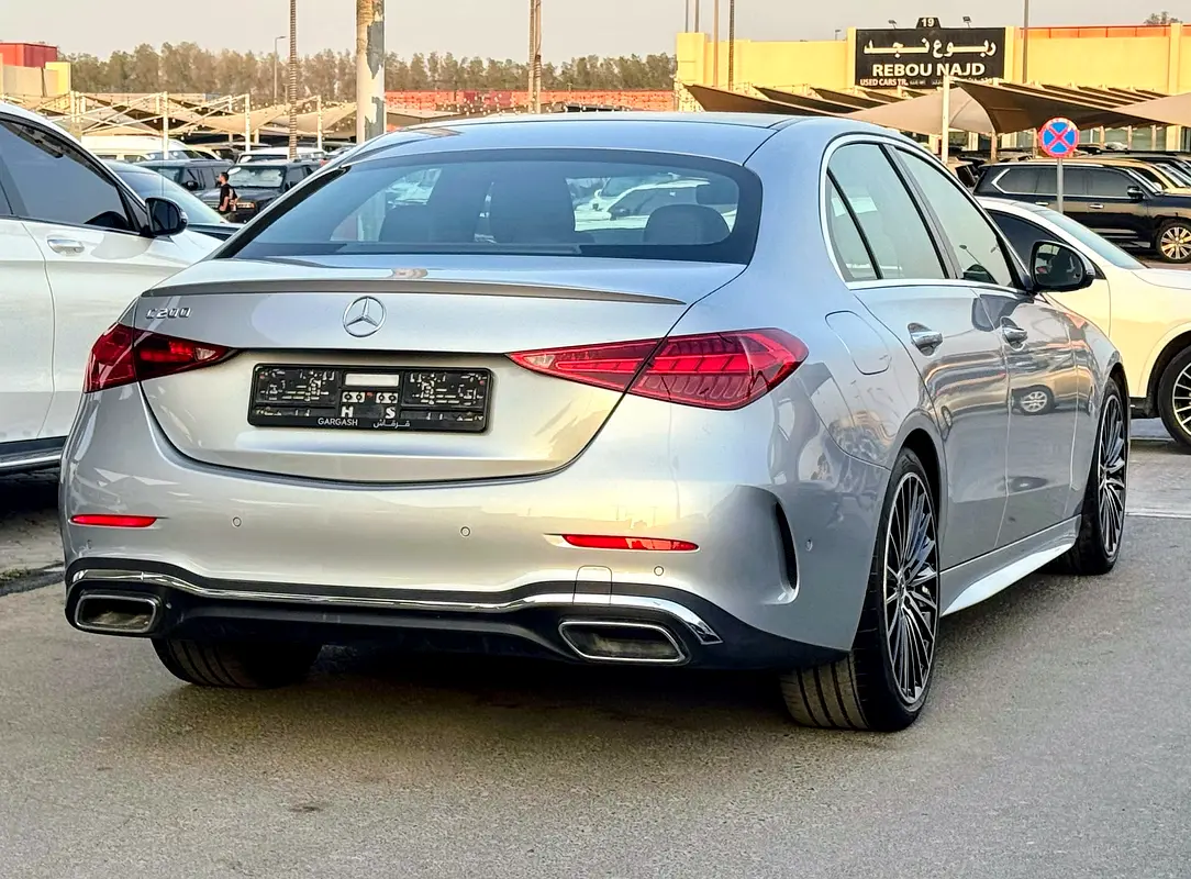 Mercedes-Benz C-Class 2024