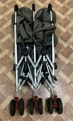 Twin baby stroller light used good condition