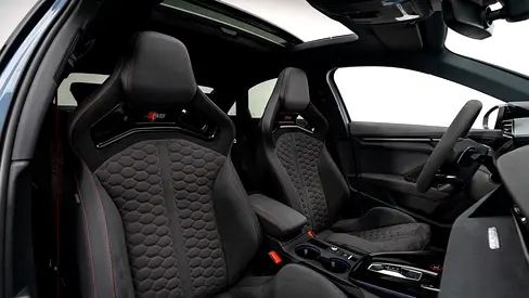 صورة 13 لـ 2025 AUDI RS3