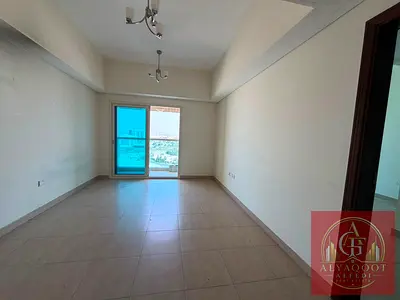 LUXURY LIVING. 1 BHK . NEAR TO INSURANCE MARKET METRO