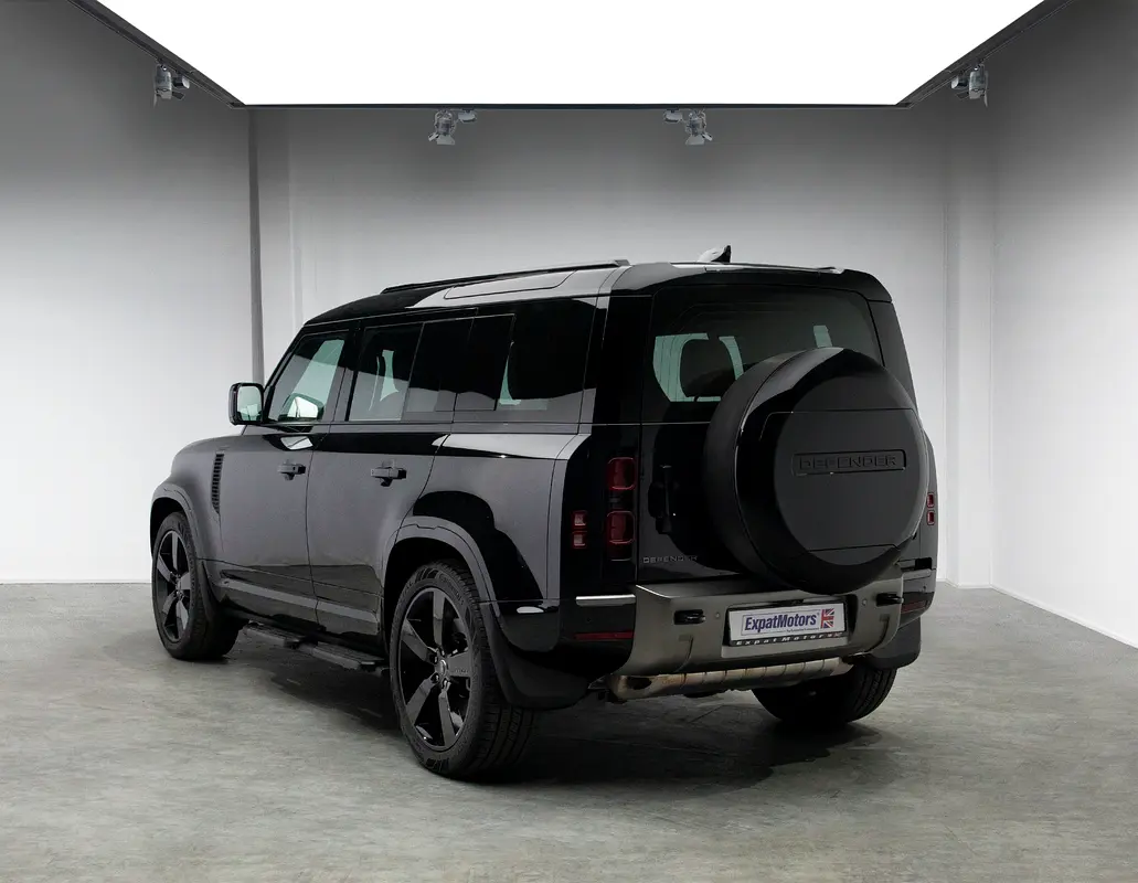 Land Rover Defender 2025