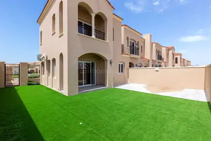 EXCLUSIVE | End Unit | Vacant Soon | Negotiate