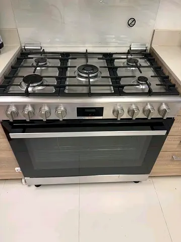 Bosch Digital Full Gas Cooker 90cm latest model excellent condition
