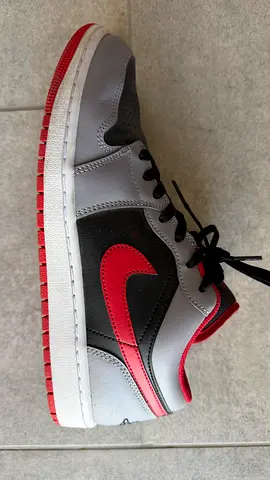 Nike AJ1 | Blk / Red | US10